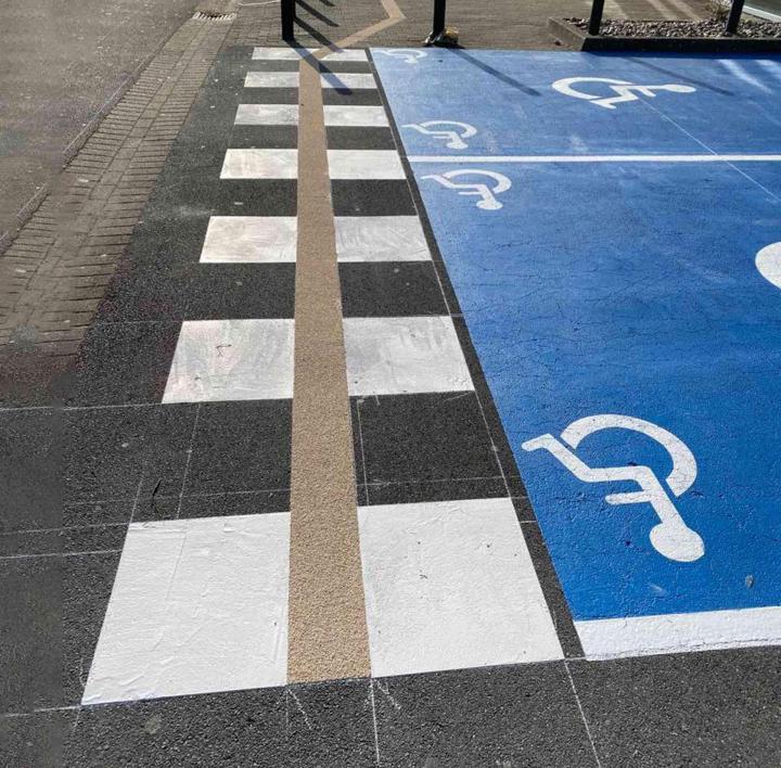 Marquage pour personnes à mobilité réduite Île-de-France